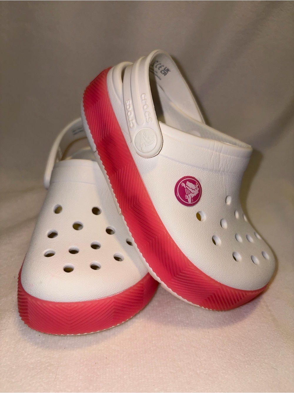 CROCS Kids White Clog with Pink Trim girl size 8
